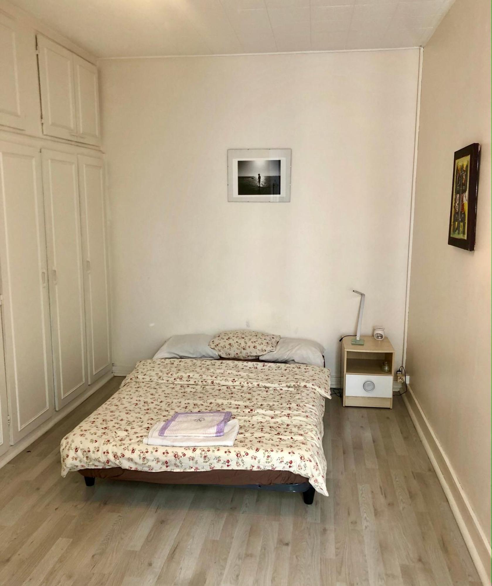 Cute And Quiet Appartment In Montmartre Parijs Buitenkant foto
